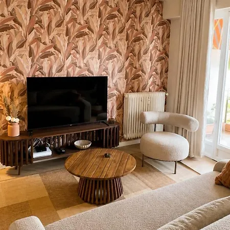 Completely Renovated 2 Minutes From The Apartman Nizza