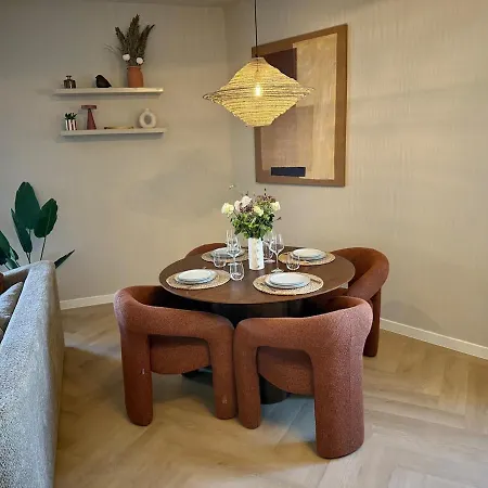 Completely Renovated 2 Minutes From The Apartman *