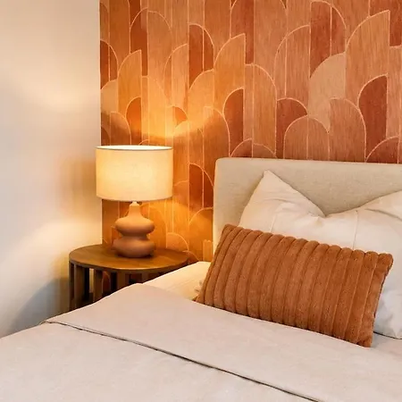 Completely Renovated 2 Minutes From The Apartman